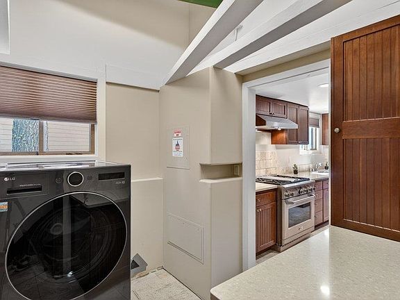 5th image of 15735 Donner Pass Rd