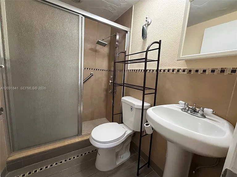 6318 SW 27th St — Photo 10