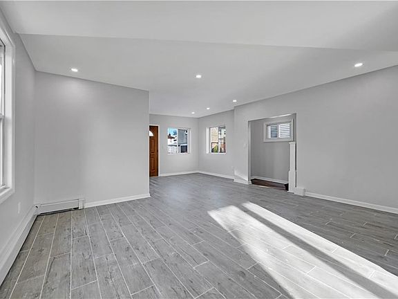 3rd image of 70 Waldorf Ave
