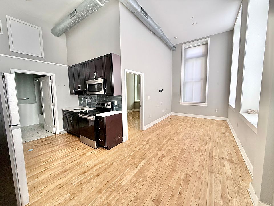 1st image of 1521-23 W Girard Ave #1O1