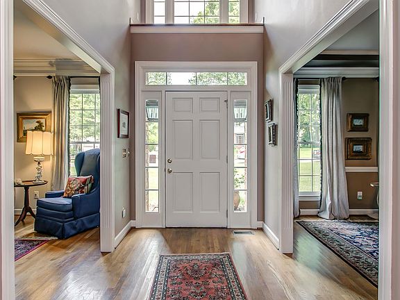 2nd image of 1652 Highfield Ln