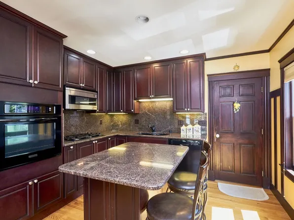 8 Saint James St #8, Newton, MA 02458