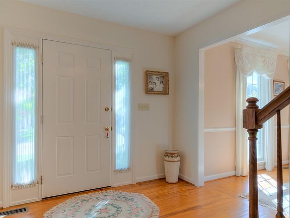 4th image of 304 Seminole Dr