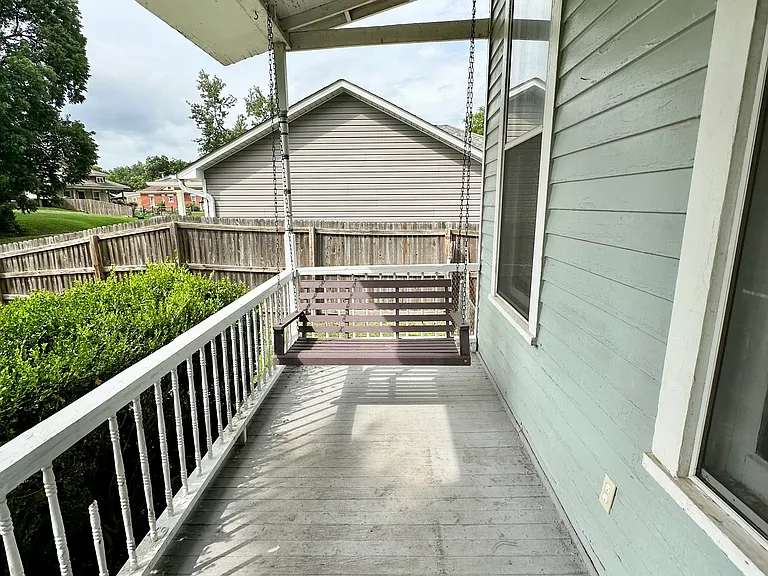 806 N 6th St — Photo 2
