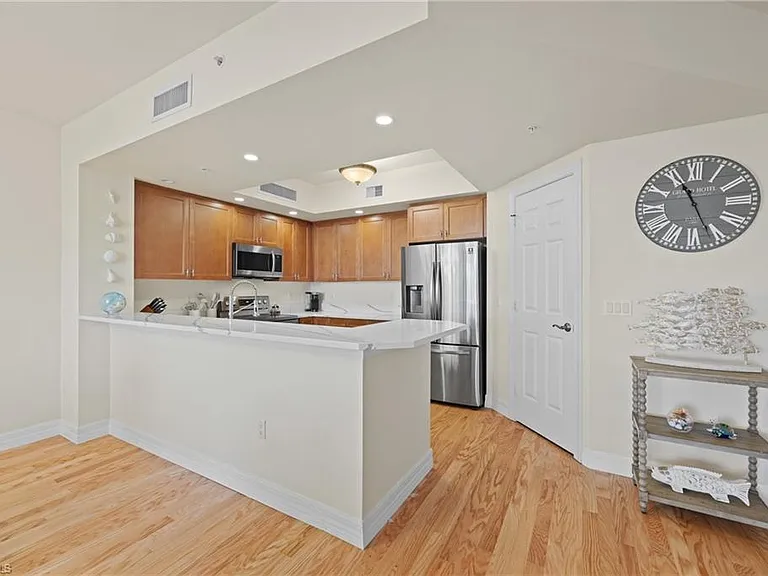 1065 Borghese Ln #203 — Photo 10