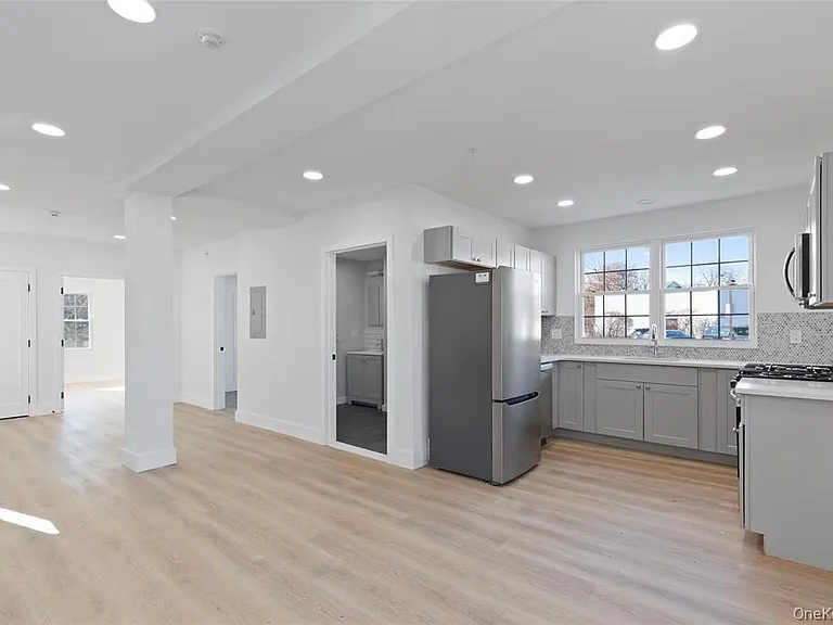 9 Lagrange Ave #1 — Photo 2