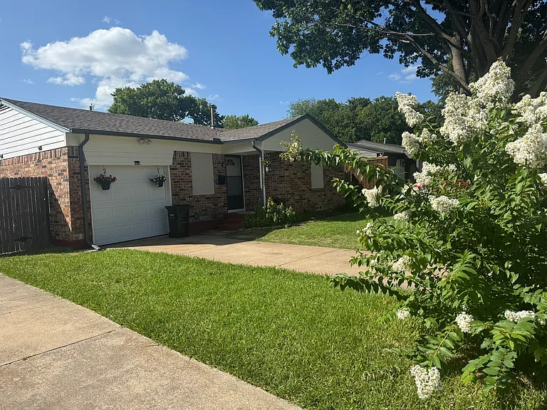 1807 Highland St — Photo 7