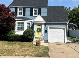 90 Allendale Rd, Cheektowaga, NY 14215