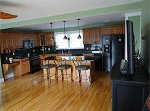 4th image of 7 Douglas Ave