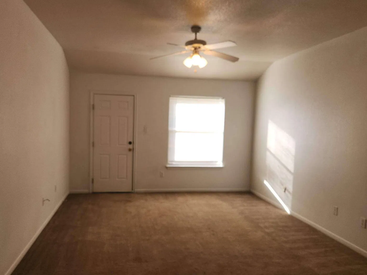 3 Bed, 2 Bath Townhome in Copperas Cove — Photo 3