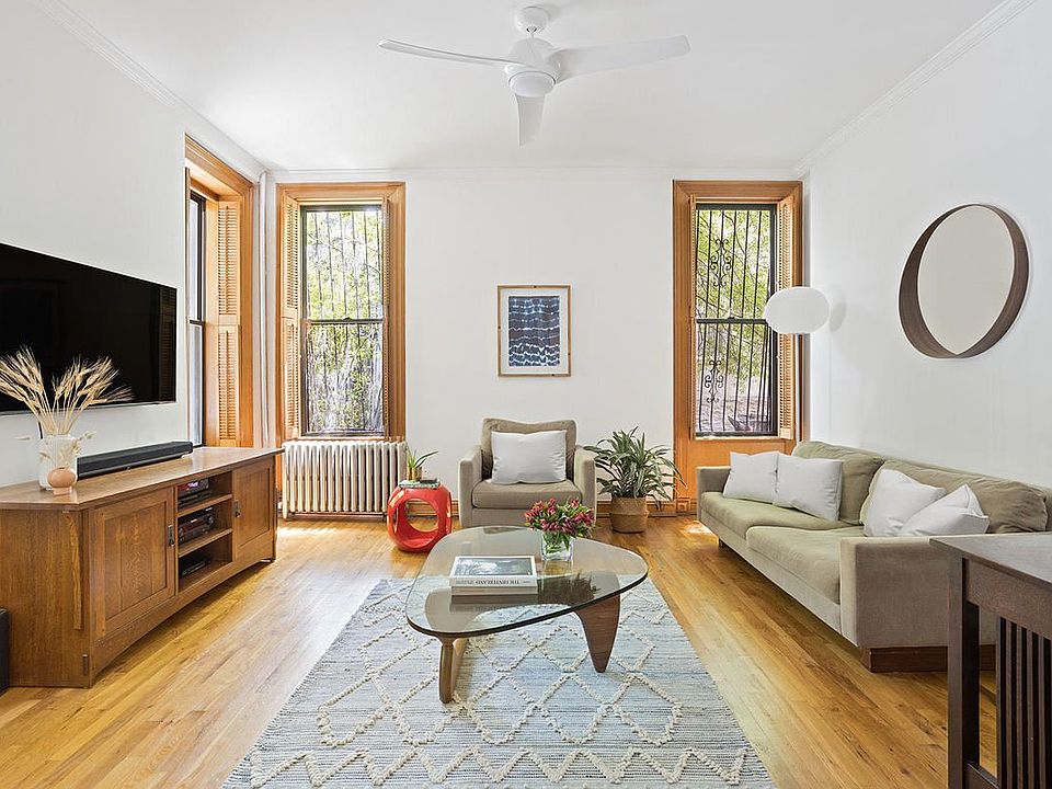 1st image of 269 6th Ave #1L