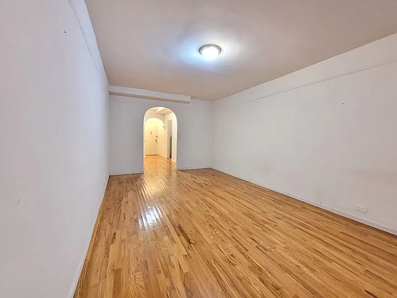 4th image of 638 W 160th St #6E