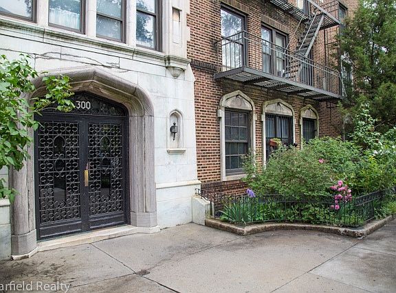 2nd image of 300 8th Ave APT 6H