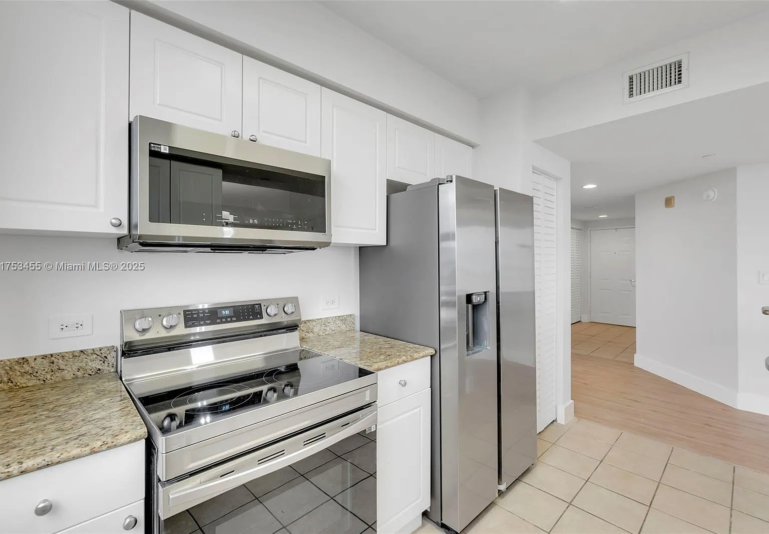2 bed, 1245 sqft, $3,300 — Photo 4