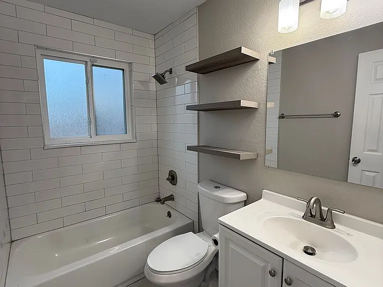 1203 Chambers Dr — Photo 5