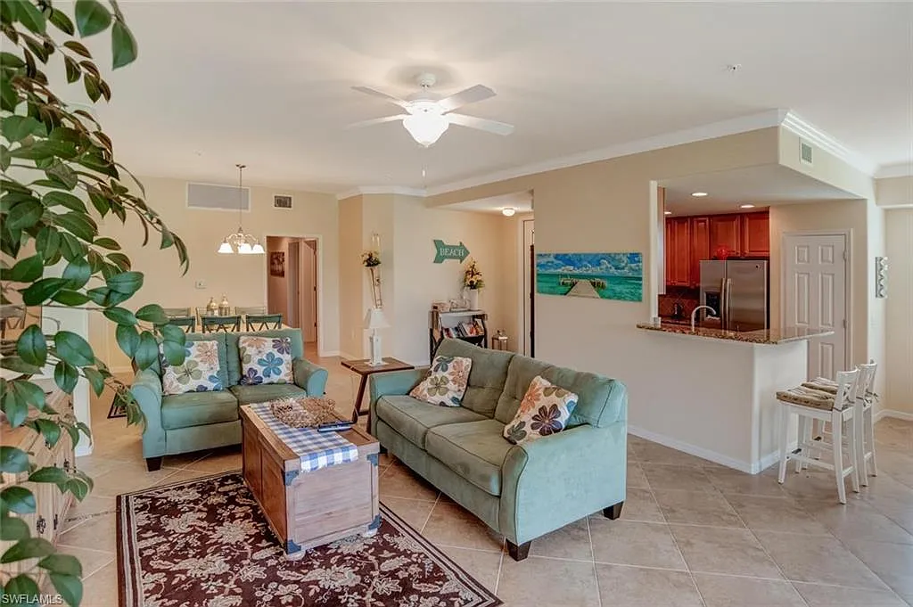 3 bed, 2.0 bath, 1883 sqft, $9,500 — Photo 4