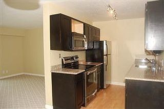 5th image of 400 Melrose Ave E APT 207