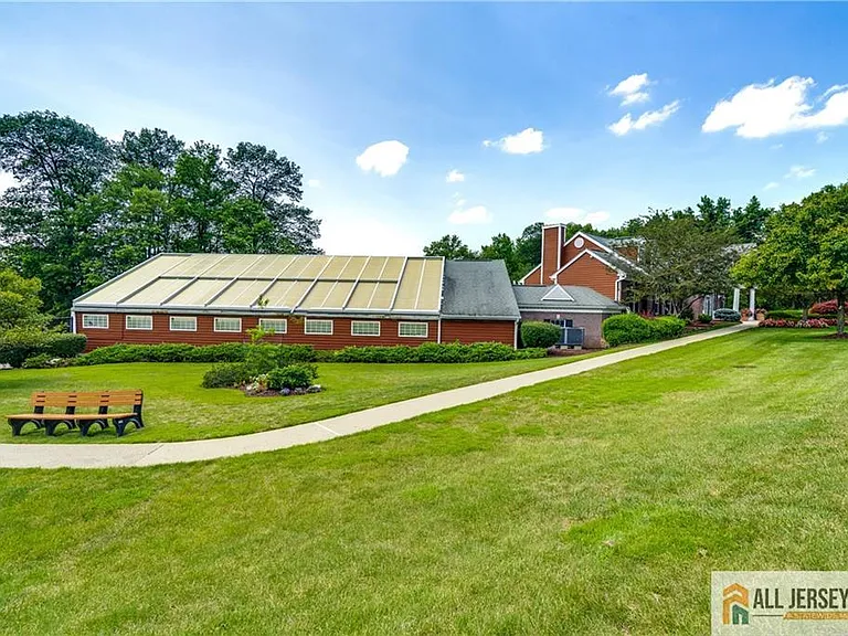 56 Coriander Dr — Photo 24