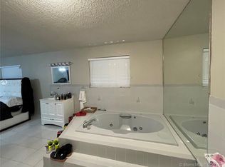 5611 SW 5th St, Miami, FL 33134