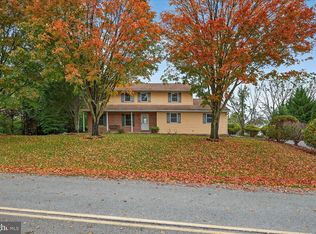33 Ginna B Dr, Robesonia, PA 19551