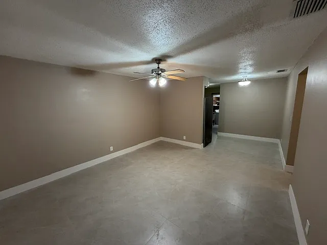 2 bed, 870 sqft, $2,200 — Photo 4