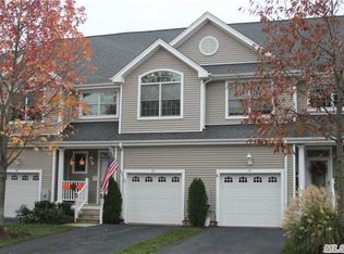 87 Brianna Dr, East Setauket, NY 11733