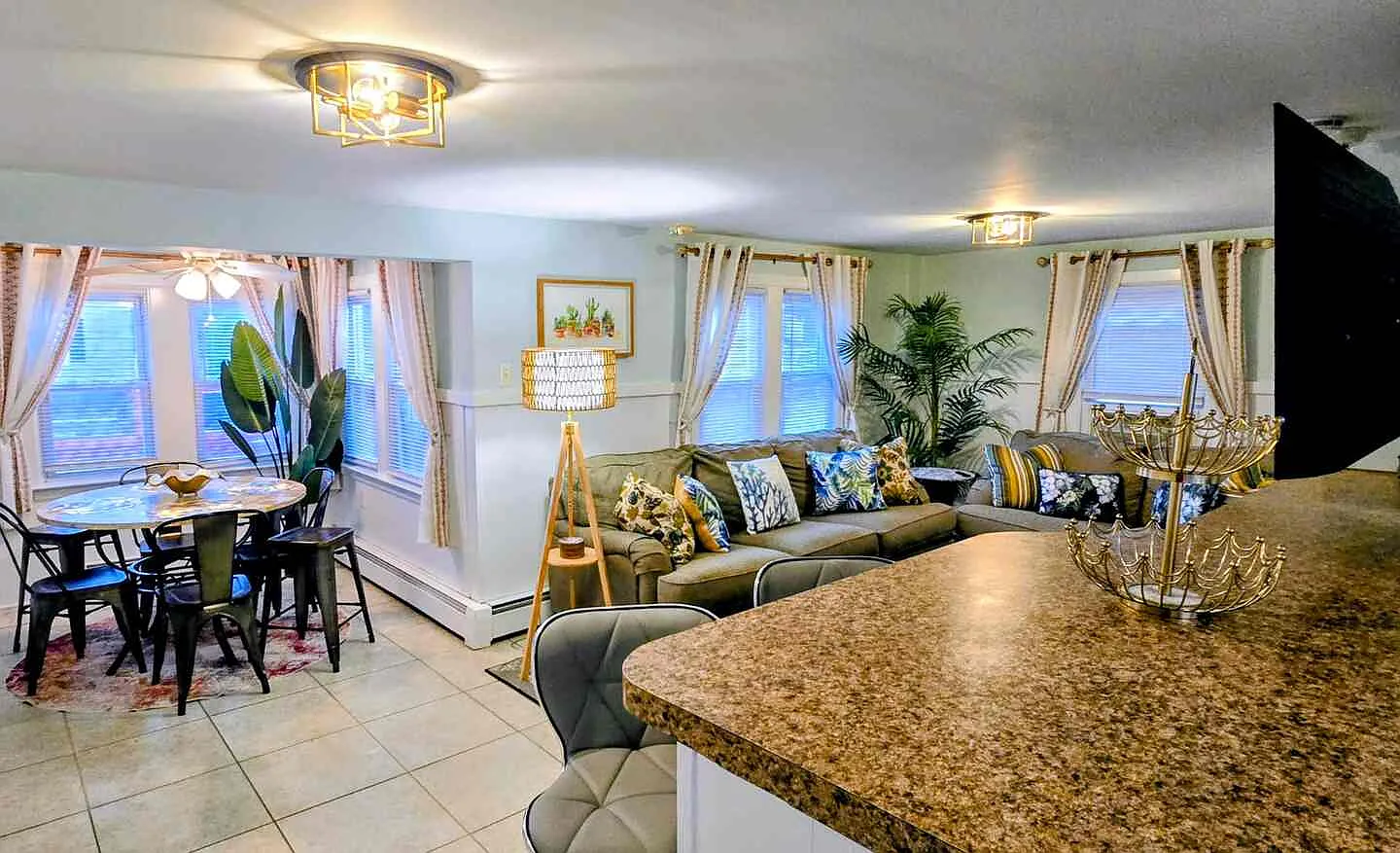 3 bed, 1.5 bath, 900 sqft, $2,500 — Photo 4
