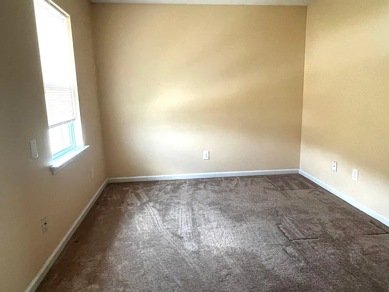 3001 Grandeur Ave — Photo 7