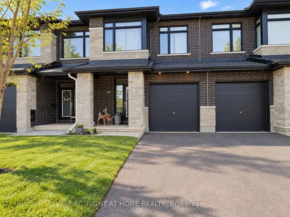 149 Wabikon Cres, Ottawa, ON K1X 0H8