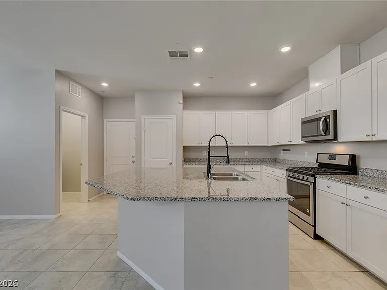 2864 Cabrillo Terrace St — Photo 25