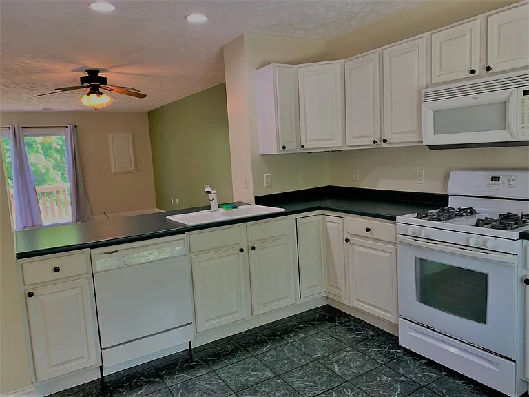 435 Oak Tree Blvd NW — Photo 12