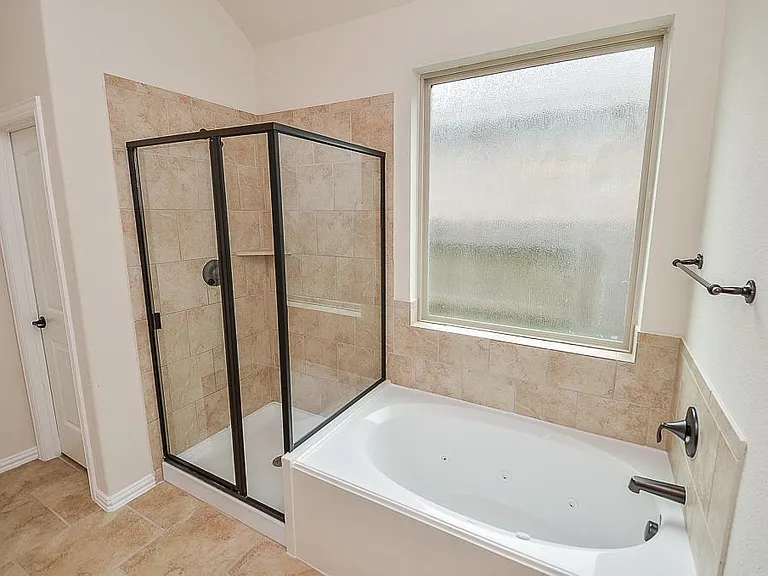 9411 Sparrow Creek Ct — Photo 21