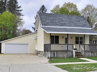 321 Lewis St, Belding, MI 48809