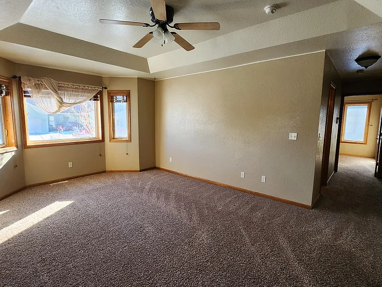 2023 Farmdale Ln — Photo 4