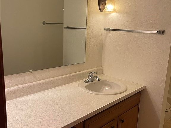 4th image of 608 S 7th Ave