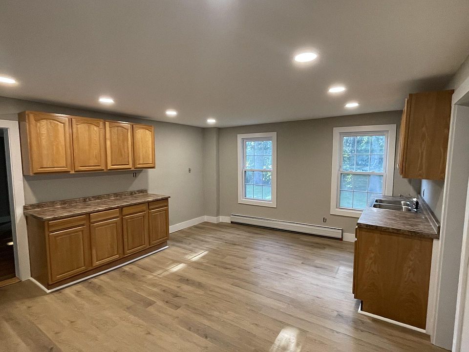 128 Russell St Hadley, MA, 01035 - Apartments for Rent | Zillow