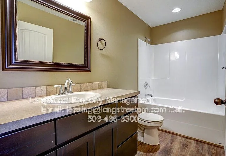 482 S Monmouth Ave — Photo 24