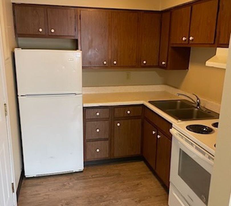 1st image of 1601 30th St NW APT 4