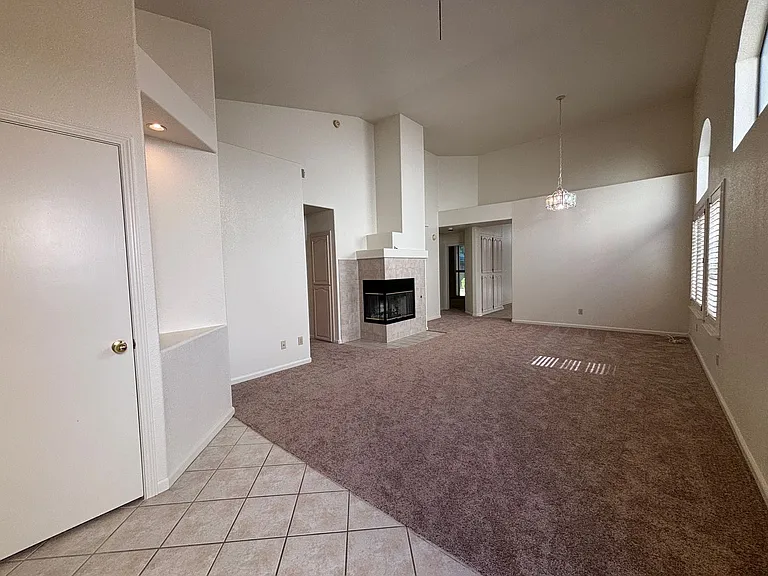 4909 Felicia Way — Photo 2