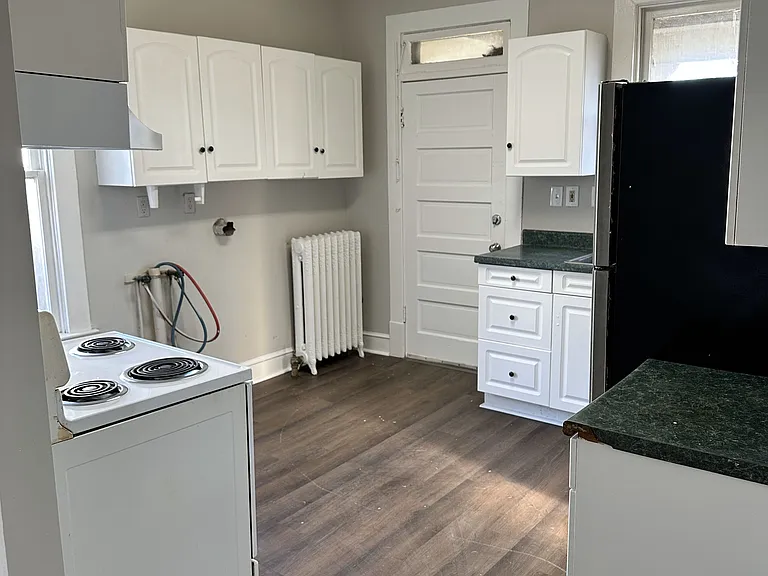 106 S Raleigh St — Photo 2
