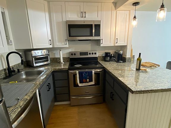 5th image of 8290 Lake Dr APT 240