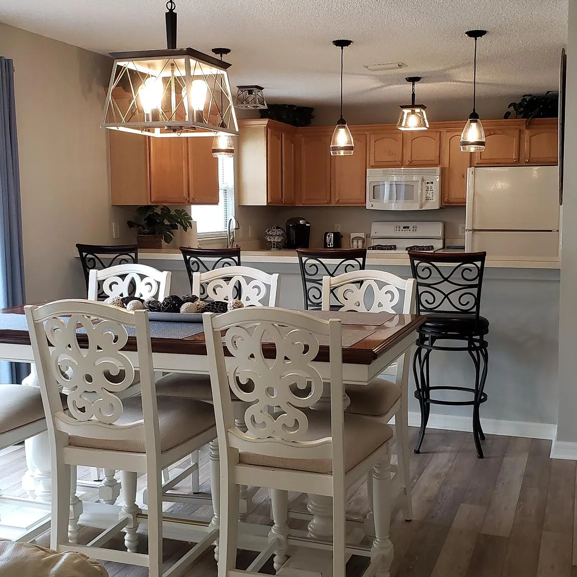 2 bed, 1157 sqft, $2,936 — Photo 4