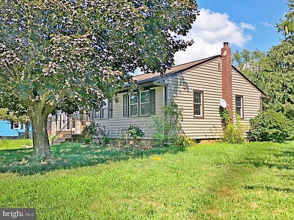 2nd image of 317 Gillette Ave