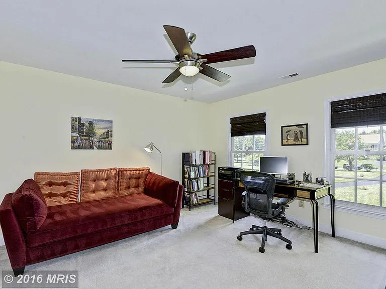 17533 Applewood Ln — Photo 20