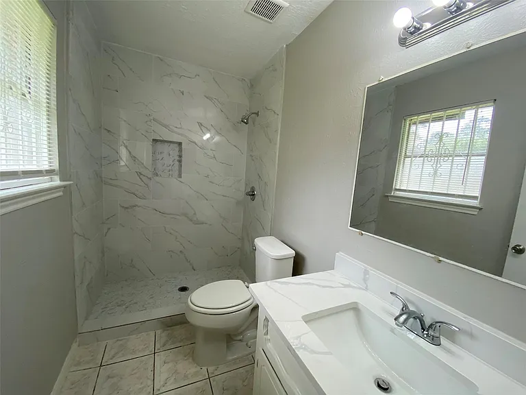 12730 Labelle Ln — Photo 9