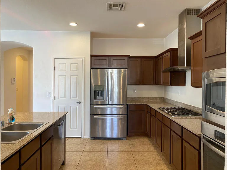 10965 Mount Pendleton St — Photo 8