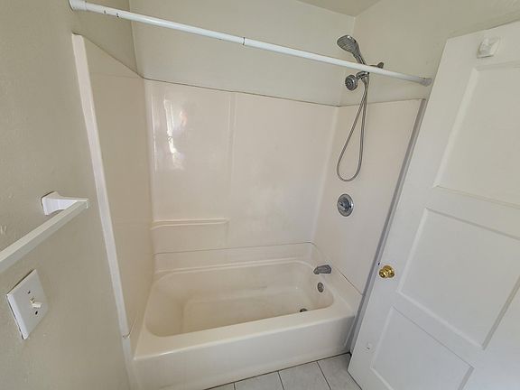 2nd image of 5285 E The Toledo APT 5