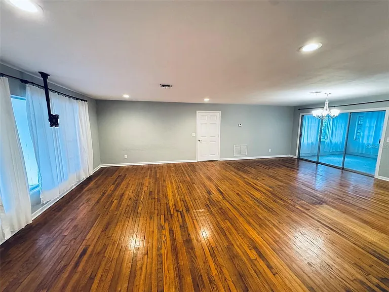 2022 Edgewood Rd — Photo 5