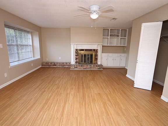 4th image of 623 N 80th Ave