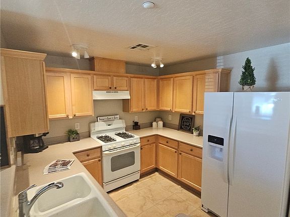 2nd image of 4610 Puglia Ln Unit 103